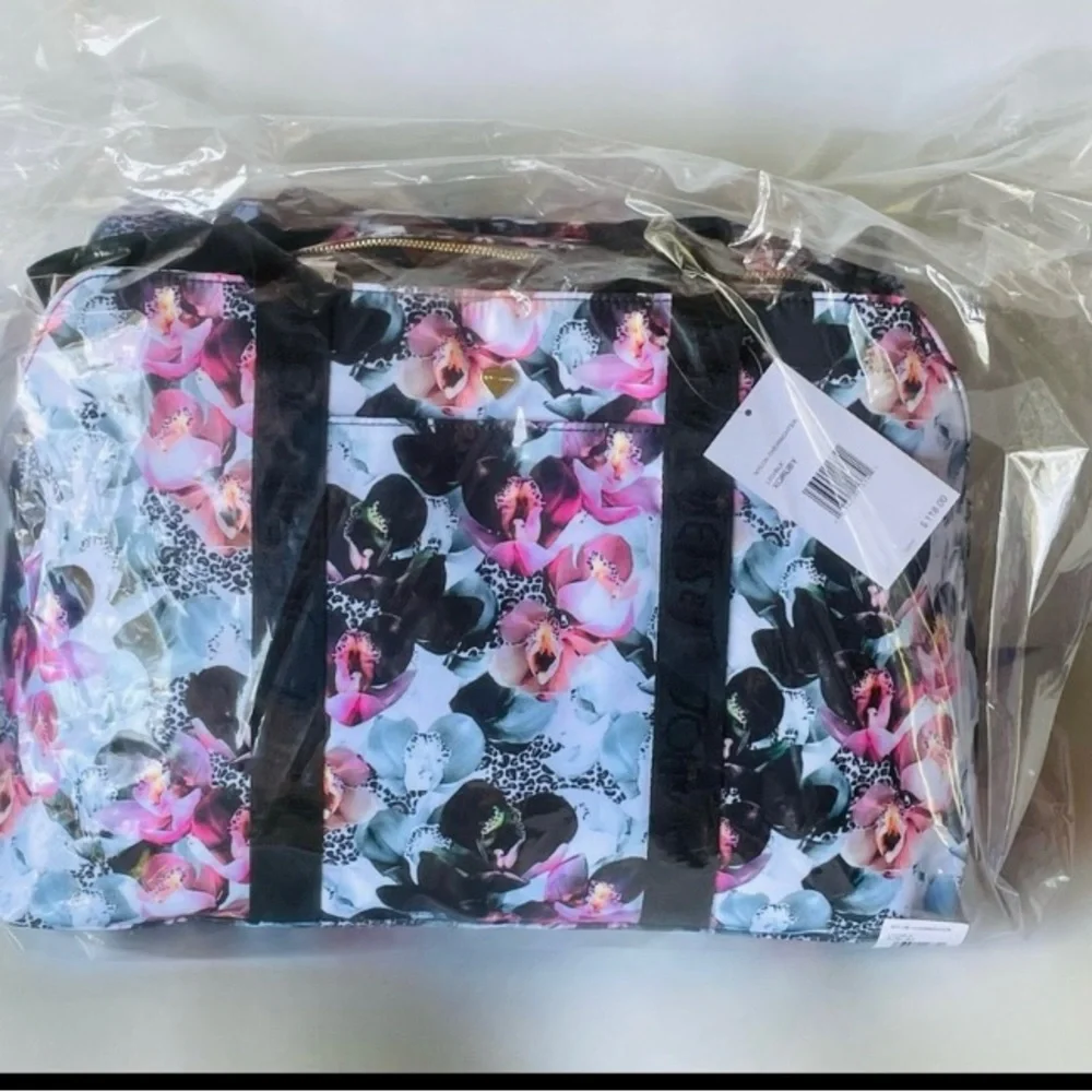 BETSEY‎ JOHNSON. Leo/Blk XORUBY. Beautiful floral Overnight bag. - Picture 2 of 10